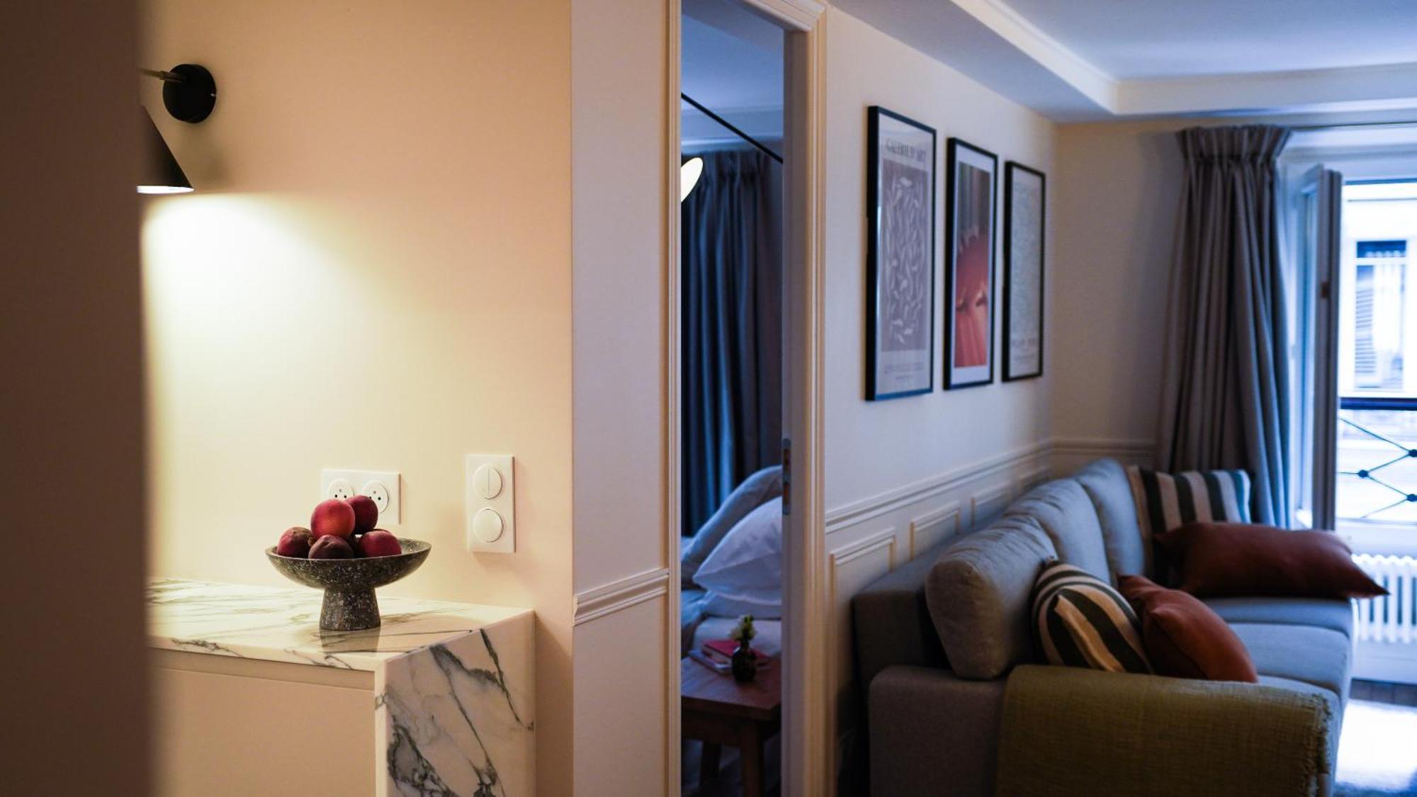 Apartment Elegance And Parisian Charm Tuileries