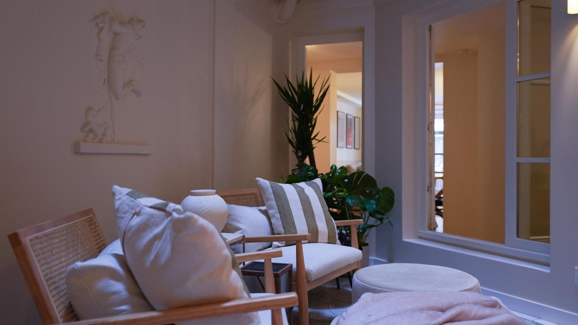 Elegance And Parisian Charm Tuileries Apartment Paris
